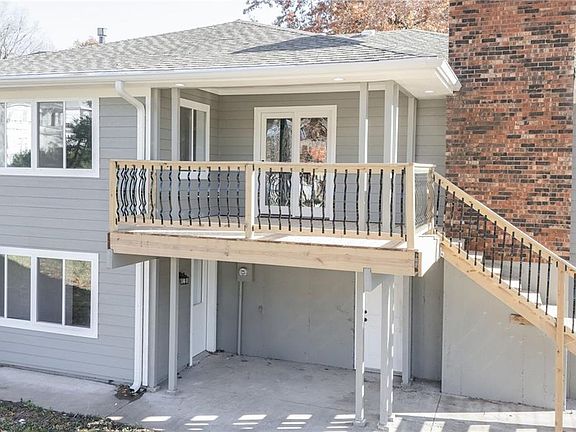 4th image of 2216 Chambers Ave