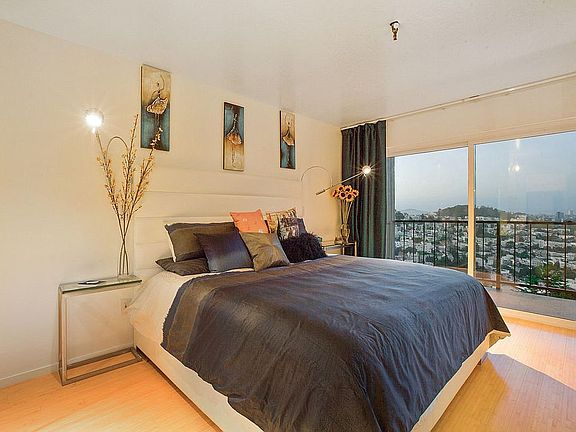 3rd image of 275 Burnett Ave APT 1
