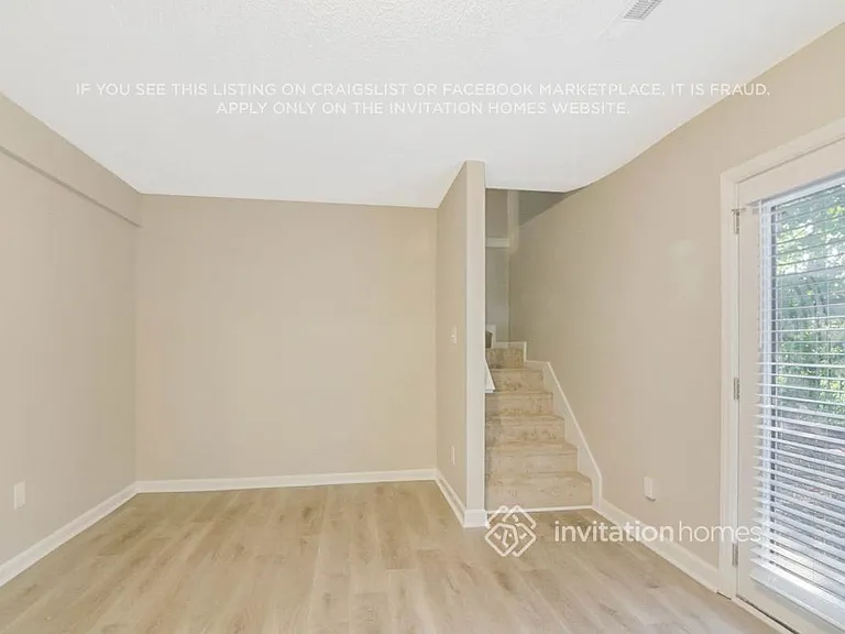 206 Park Ave — Photo 8