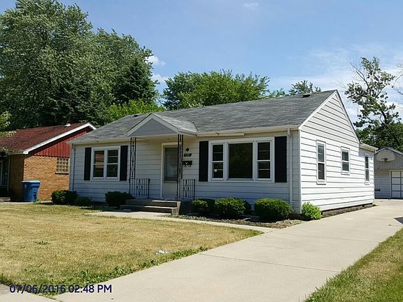 3rd image of 729 E 155th Pl
