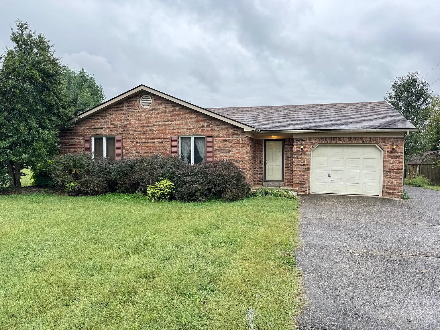 3 bed, 1410 sqft, $1,700 — Photo 1