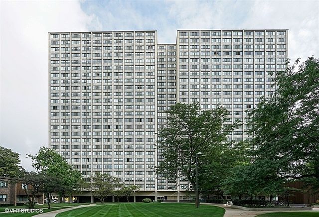 1st image of 4800 S Lake Park Ave APT 2010