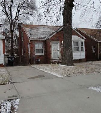 2nd image of 13784 Castleton St