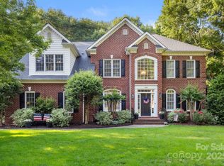 4389 Enchantment Cove Ln, Charlotte, NC 28216