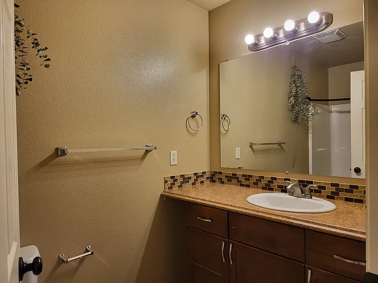 476 Marino Dr N — Photo 10