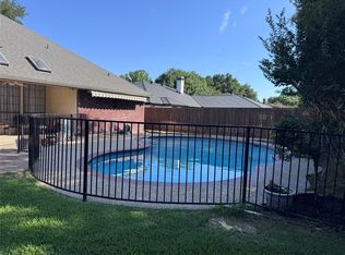 2105 Sleepy Hollow Dr, Arlington, TX 76006