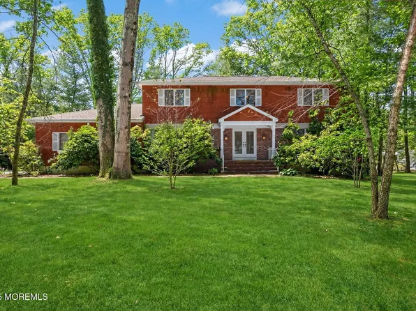 4 Forest Court, Morganville, NJ 07751