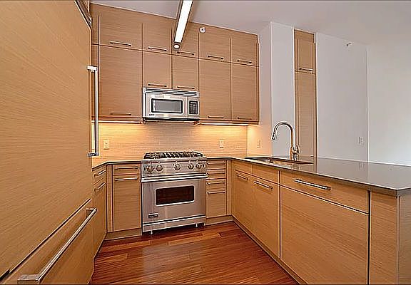 3rd image of 333 E 91st St APT 8B