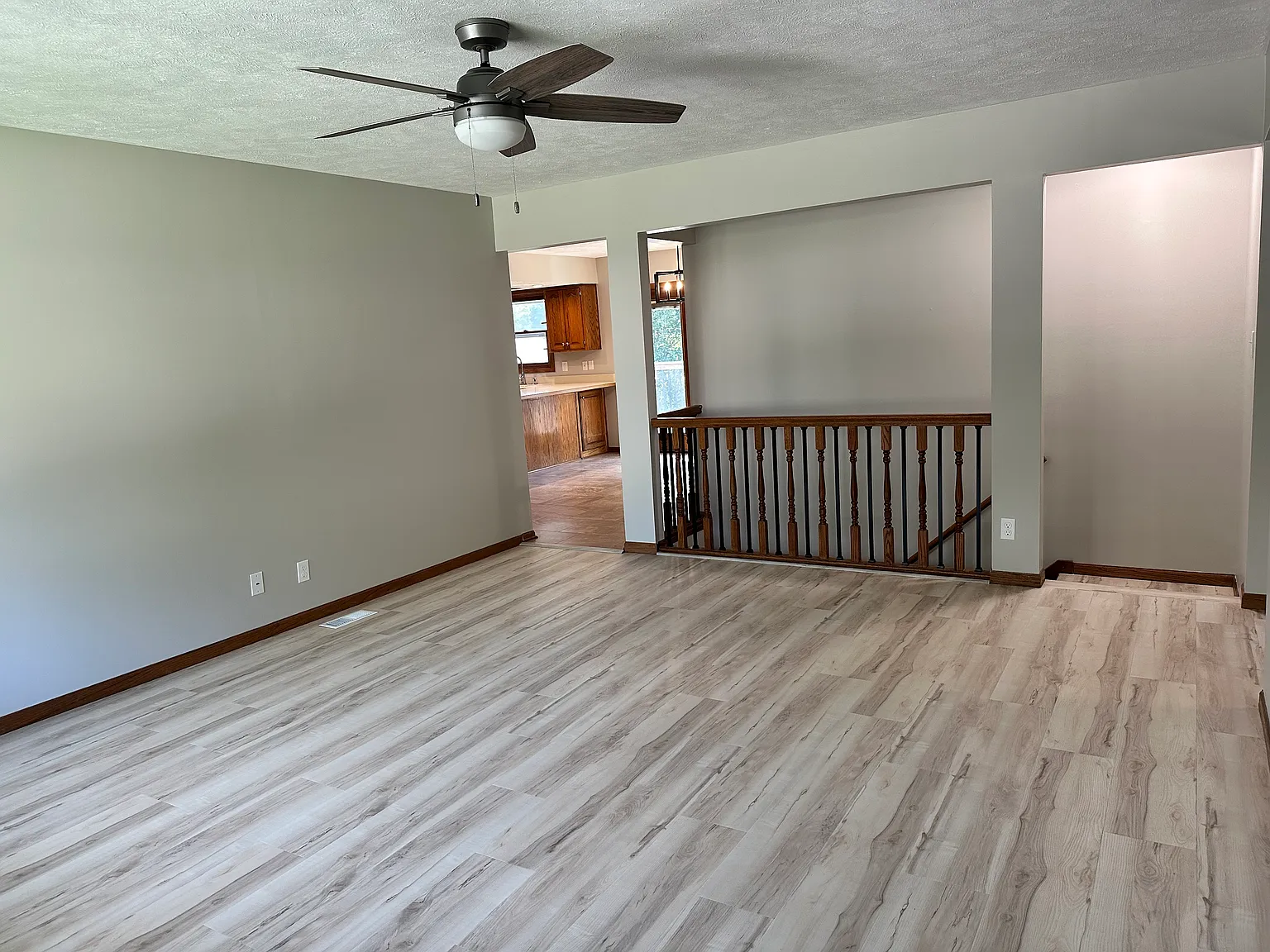 4 bed, 2455 sqft, $2,900 — Photo 2