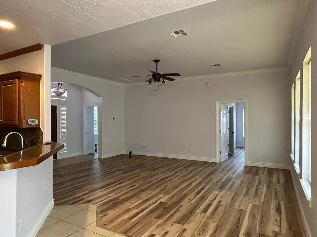 8313 Southwest CastleStone — Photo 4