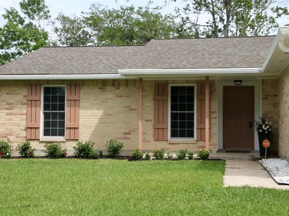 306 Maple Leaf St, League City, TX 77573