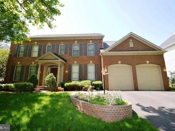 43706 Mink Meadows St, Chantilly, VA 20152
