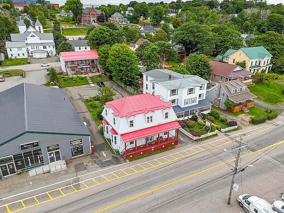 3rd image of 111 Montague Row