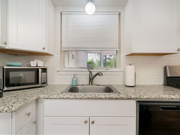 4th image of 226 Lively Dr