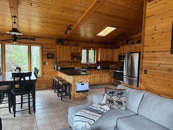 5th image of 2276 W Allyn Rd