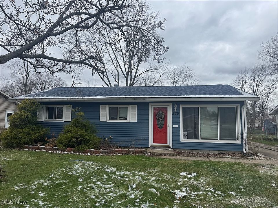 1st image of 379 Laurel Dr