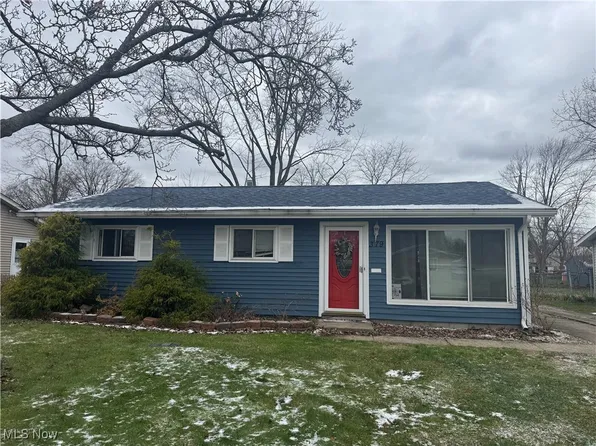 379 Laurel Dr, Berea, OH 44017