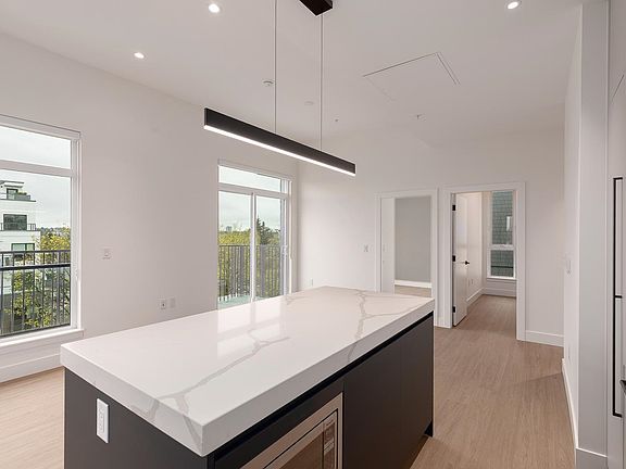 5th image of 2235 Broadway E #602