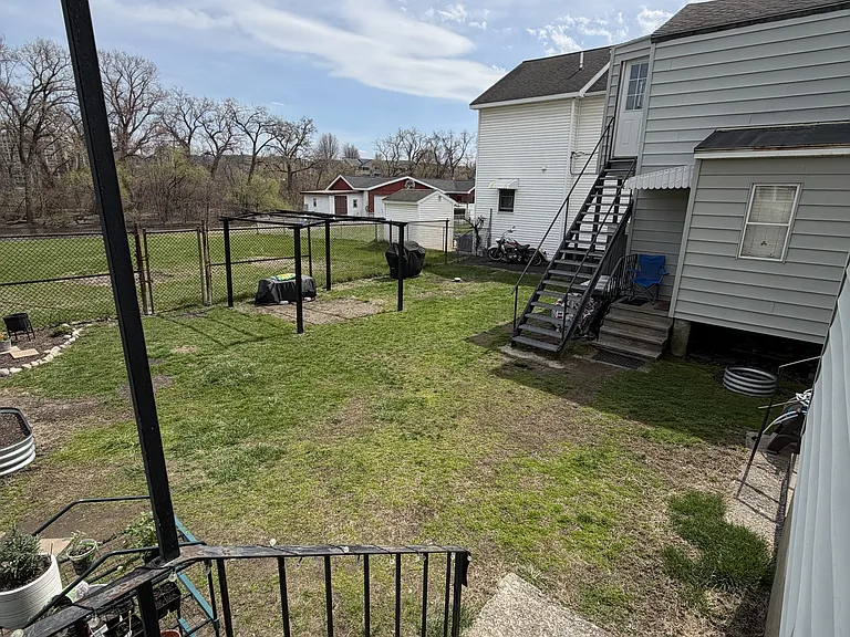 27 Hudson Ave — Photo 29