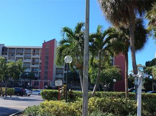 2200 S Cypress Bend Dr APT 604, Pompano Beach, FL 33069