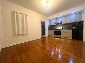342 N Spaulding Ave