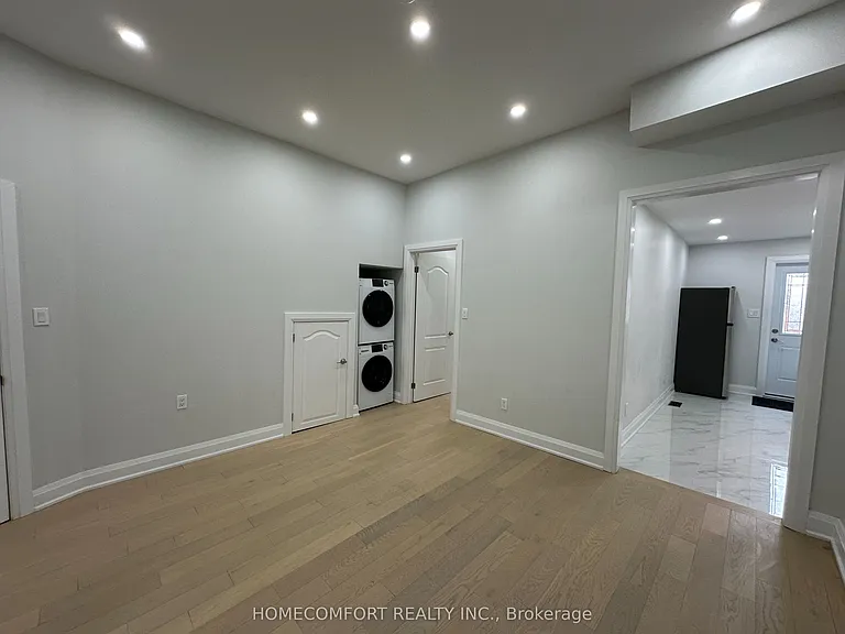 211 Osler St #MAIN FLOOR — Photo 4