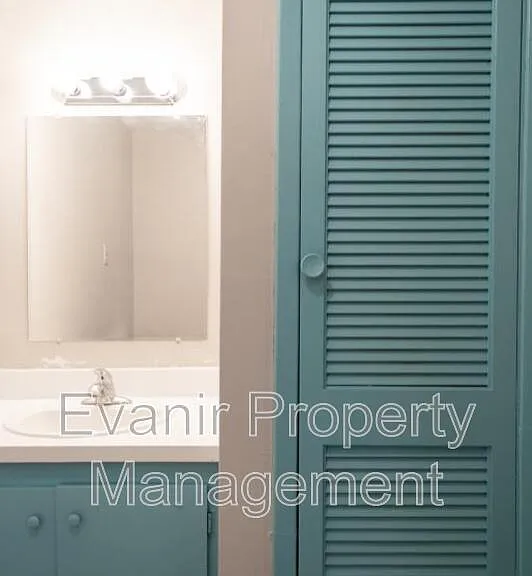 126 N Walnut St — Photo 13