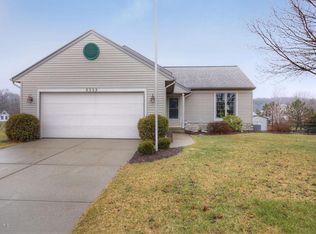 6259 Belmont Farms Dr NE, Belmont, MI 49306