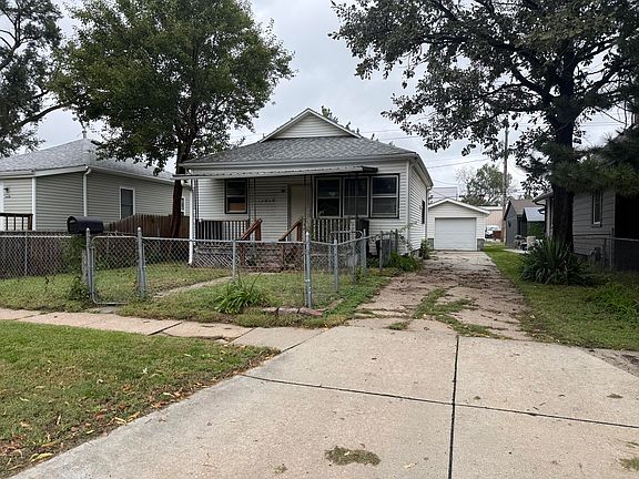 3rd image of 1616 2nd Ave