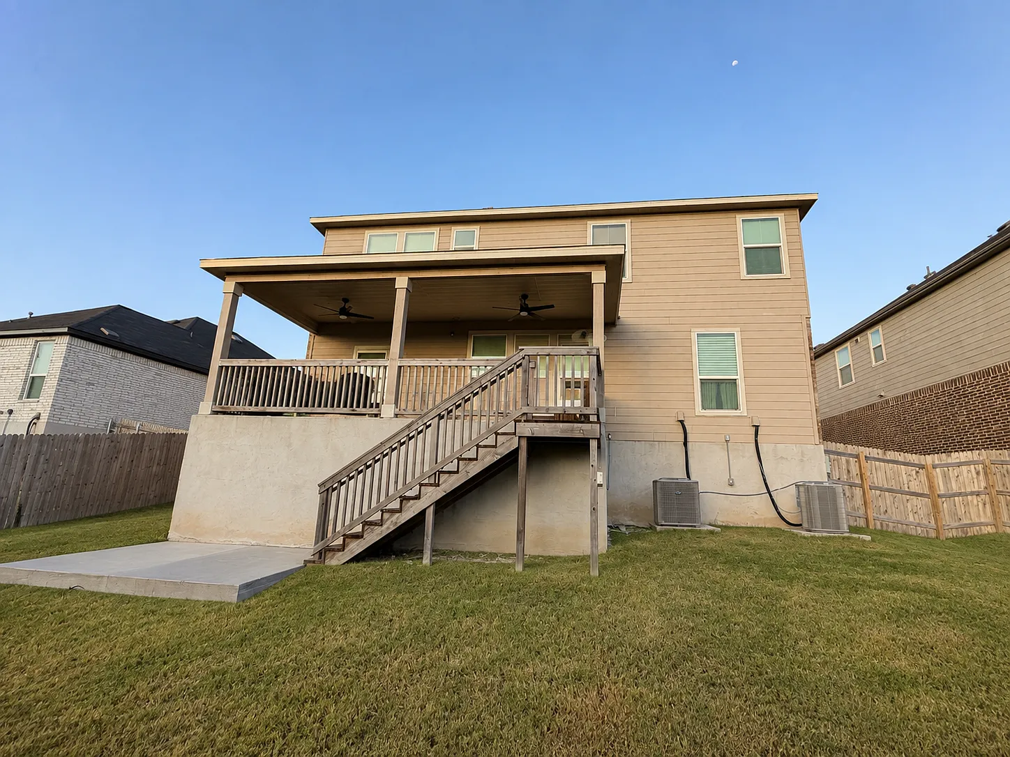 5 bed, 3720 sqft, $3,600 — Photo 3