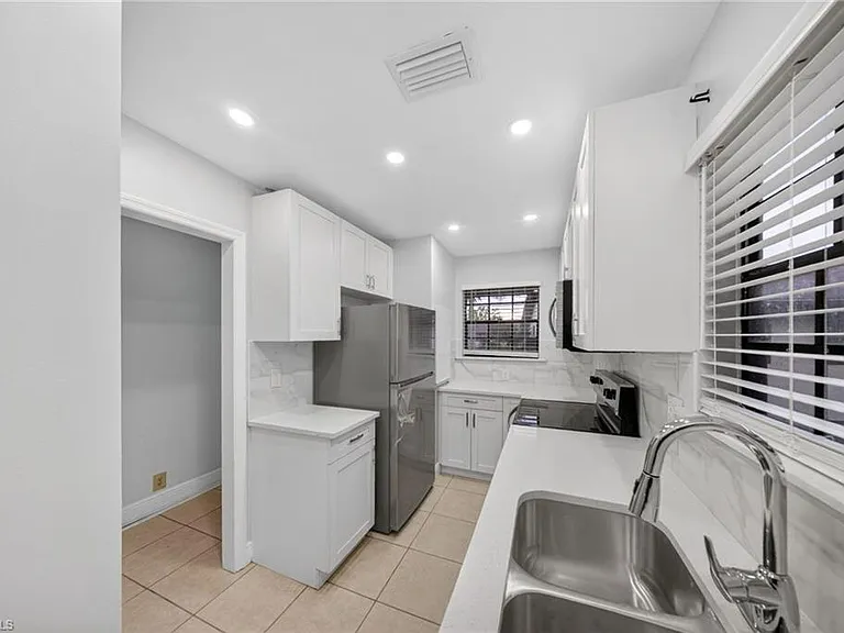 5300 Treetops Dr #I-206 — Photo 3