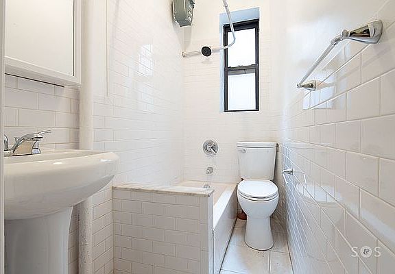 4th image of 36 Horatio St APT 4A