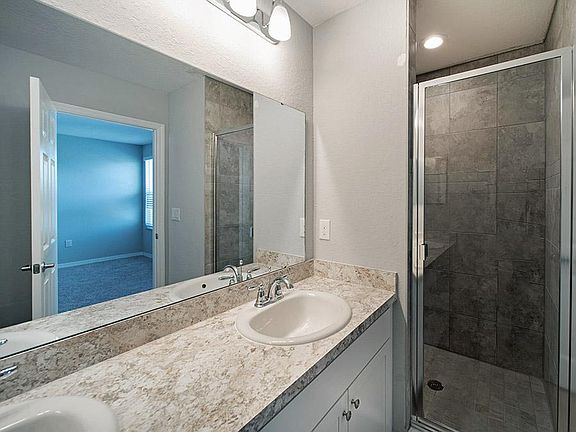 En-suite owner s bath - New townhome for sale in St. Cloud, FL