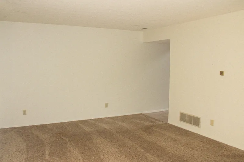 2524 Spring Valley Pike — Photo 4