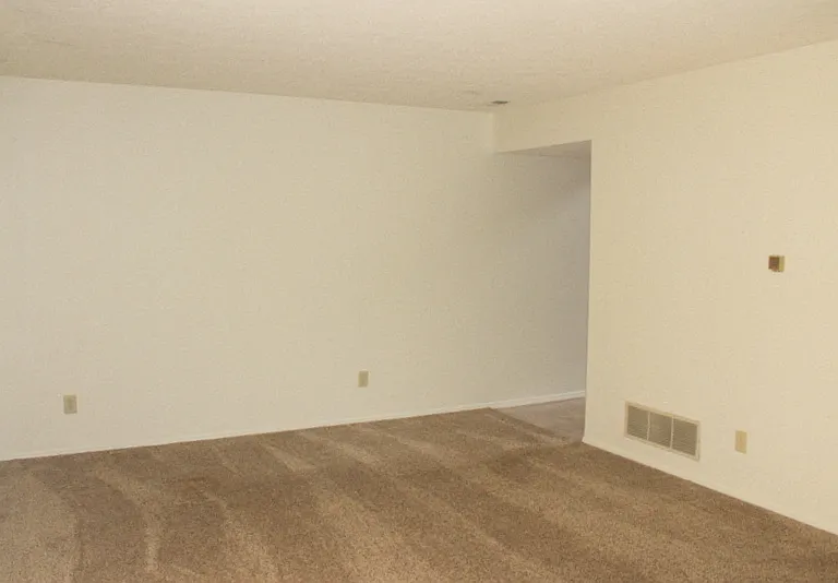 2524 Spring Valley Rd — Photo 4