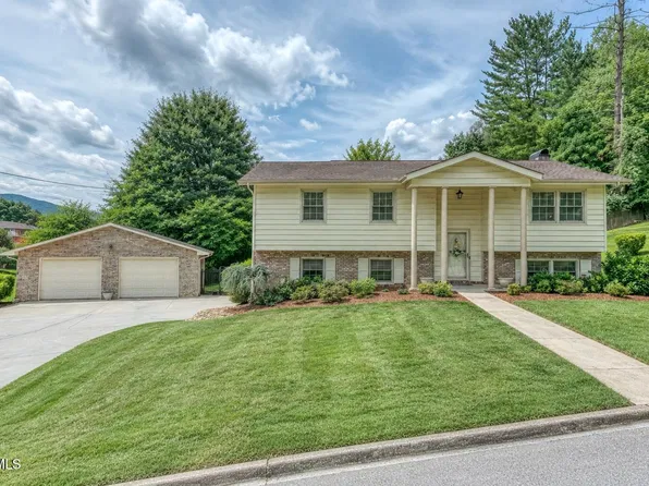 6 Bridgewood Ct, Johnson City, TN 37604