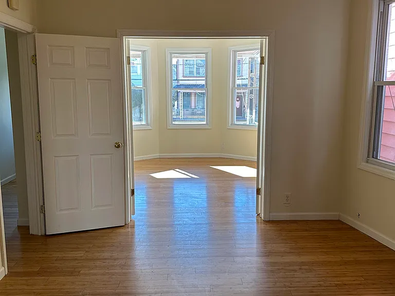 125 W 28th St #1 — Photo 12
