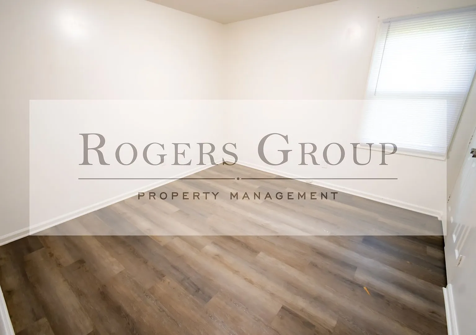 #450 - 109-111 Holly Ct Duplex — Photo 3