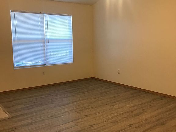 4th image of 207 S Oak Cliff Ave #9