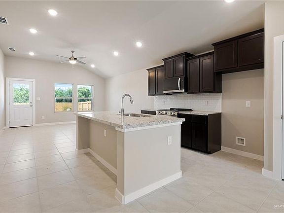 3rd image of 4808 Oleander Ave