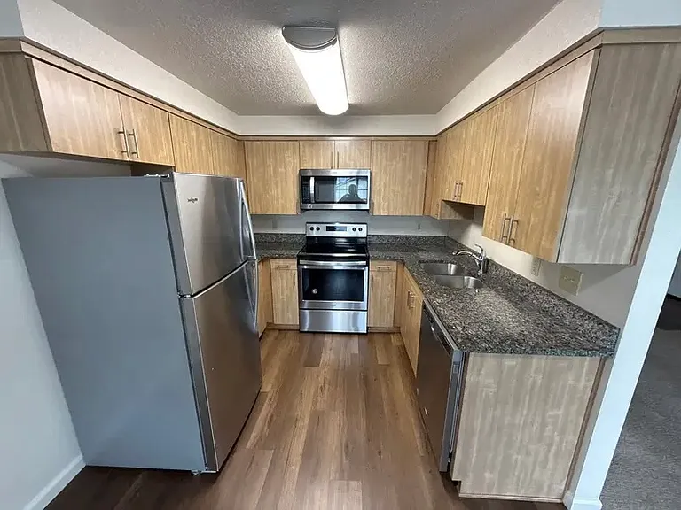 907 Bryan Ct #4 — Photo 7