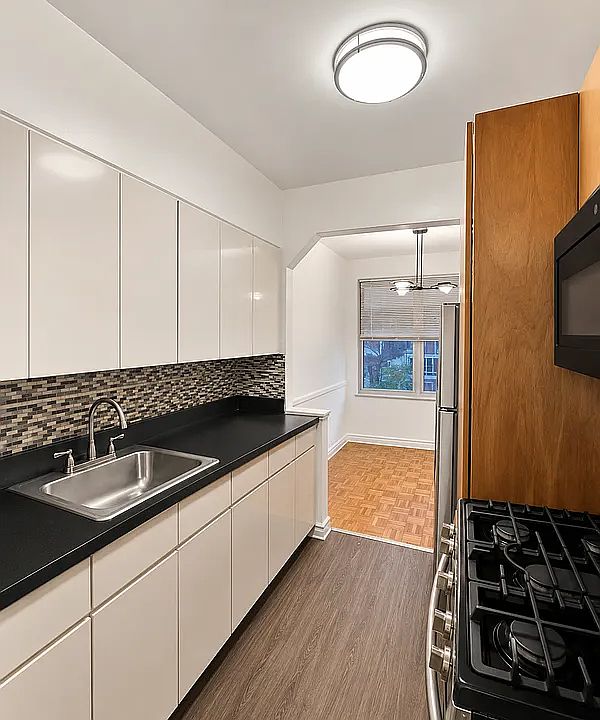 1st image of 2560 49th St #1
