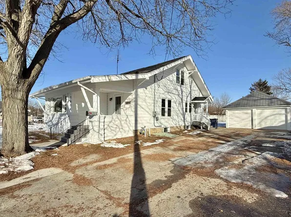 1614 North Washington Street, Janesville, WI 53548