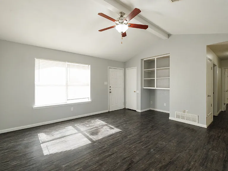 3874 Georgetown Dr — Photo 12