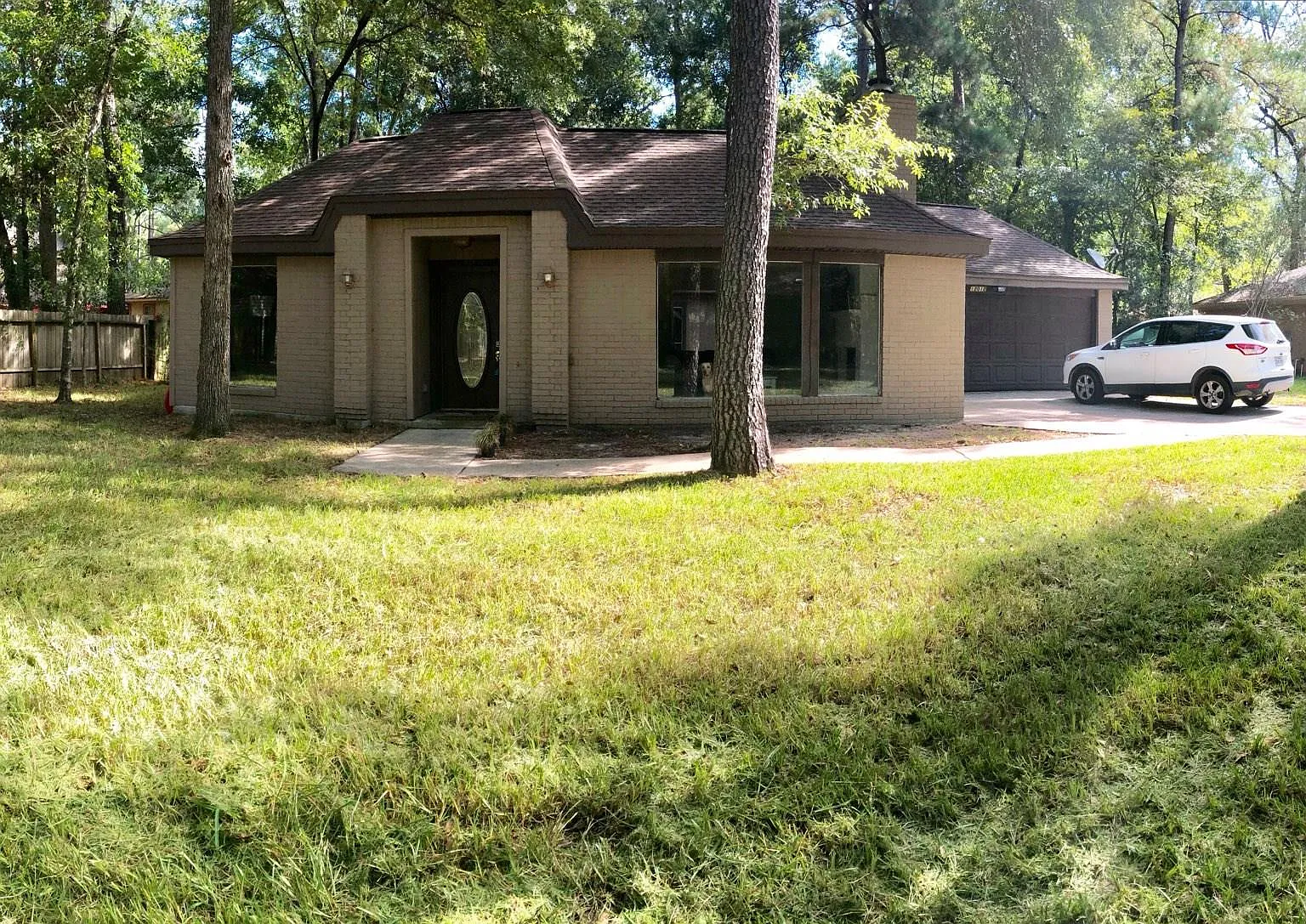 4 bed, 2.0 bath, 2019 sqft, $2,000 — Photo 1