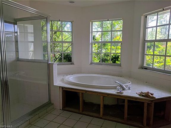 4th image of 800 Wellington Ave