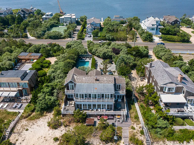 329 Dune Rd — Photo 3