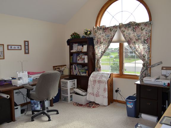 3rd Bedroom/Craft room