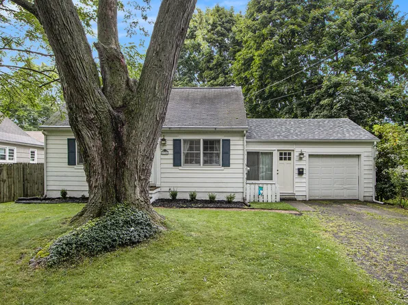 2704 Lorraine Ave, Kalamazoo, MI 49008