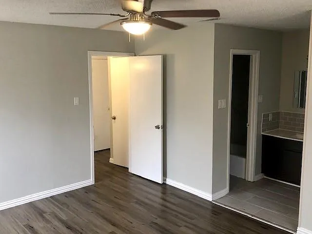 5231 Purington Ave — Photo 11